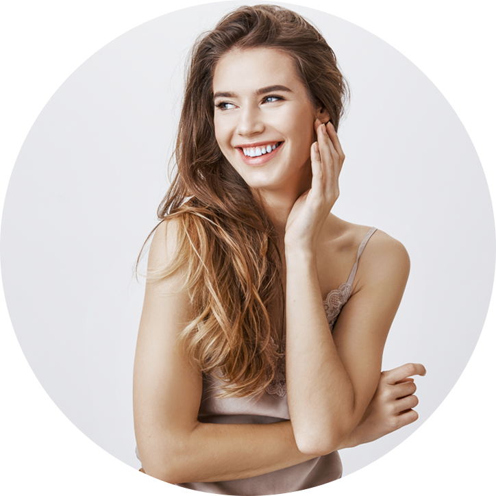 mulher sorrindo clareamento dental